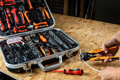 Szigetelt szerszámkészlet 108db, kofferben