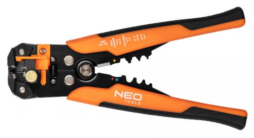 Szerszámkészlet villanyszerelőknek,31 részes, hátizsákkal