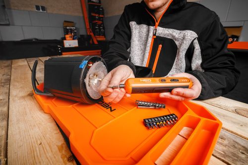 Akkus csavarhúzó készlet, 4V, Li-Ion akku, USB-C töltő, 20bit, tok