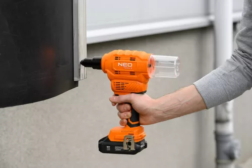 Akkus popszegecshúzó, Energy+, 18V, szegecsátmérő 2,4-6-4mm, húzóerő 12000 N