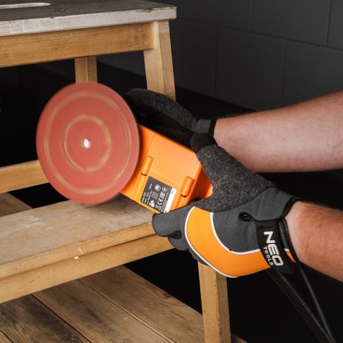 Excentercsiszoló,szénkefementes motor, 350W/150mm, 6 fokozatú ford.szám szabályzás, porszívó csatlakozó