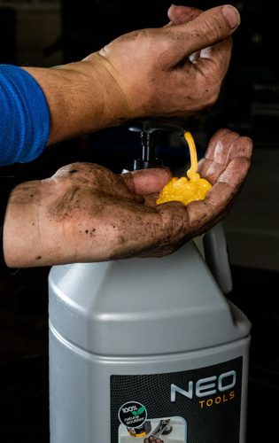 Kéztisztító paszta EXTRA erős 4 l, ragasztó, gyanta,szilikon,lakk, festék, poliuretán hab, polimer