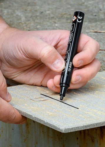 4db jelölőfilc, lakkfilc, vízálló festékkel, alu festéktartály házzal, fekete, vastag hegyű