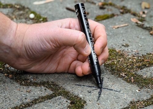 4db jelölőfilc, lakkfilc, vízálló festékkel, alu festéktartály házzal, színes, vastag hegyű