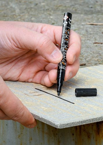 4db jelölőfilc, lakkfilc, vízálló festékkel, alu festéktartály házzal, fekete, normál hegyű