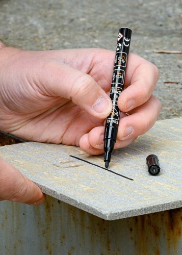 4db jelölőfilc, lakkfilc, vízálló festékkel, alu festéktartály házzal, színes, normál hegyű