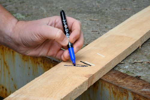 4db jelölőfilc, vízálló olajalapú festékkel, használat előtt felrázandó, színes, normál hegyű