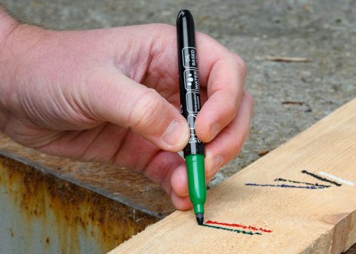 4db jelölőfilc, vízálló olajalapú festékkel, használat előtt felrázandó, színes, normál hegyű