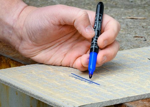 4db jelölőfilc, vízálló olajalapú festékkel, használat előtt felrázandó, színes, normál hegyű