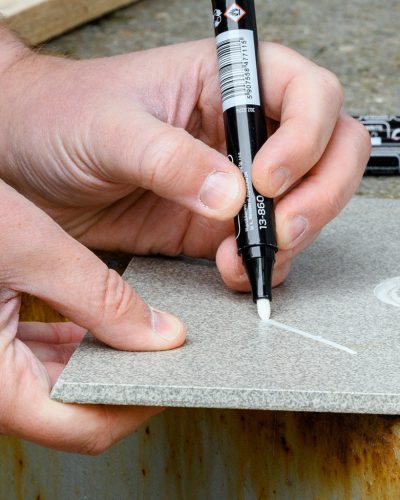 Jelölőfilc, vízálló olajalapú festékkel, fehér, normál hegyű, Rendelési egység: 12db