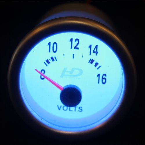 Fehér hátterű OR-LED7701 feszültségmérő