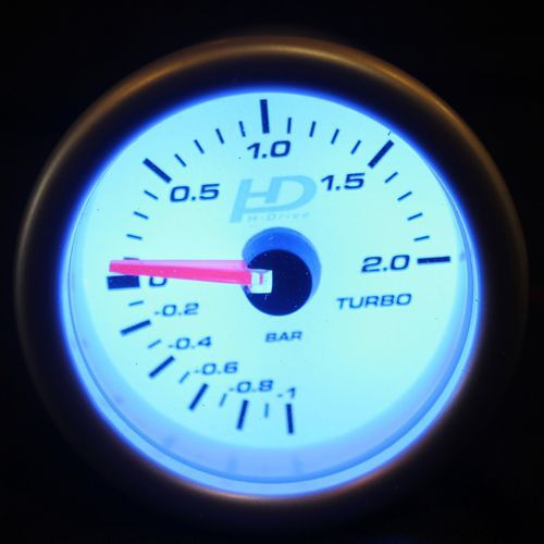 Turbónyomás mérőóra fehér számlapos LED7707