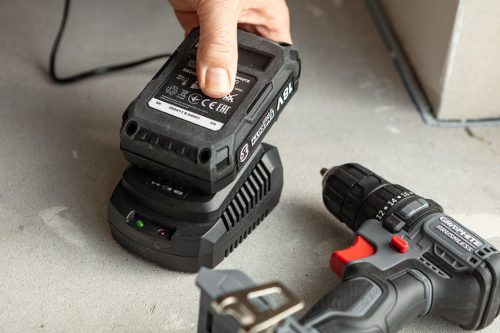 Akkumulátor töltő, ENERGY+ egyakkus rendszerhez, 65W, 2.4A