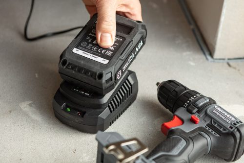 Akkumulátor (1x4Ah) + töltő szett, Boost Up, ENERGY+ gépekhez