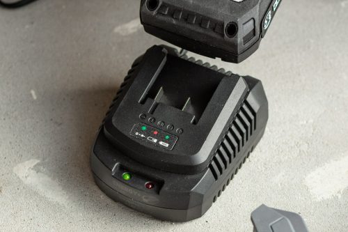 Akkumulátor (1x4Ah) + töltő szett, Boost Up, ENERGY+ gépekhez