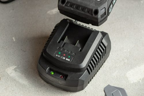 Akkumulátor (1x4Ah) + töltő szett, Boost Up, ENERGY+ gépekhez