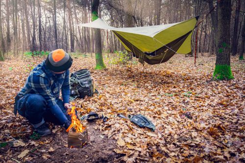 TÚLÉLŐ KEMPING PONYVA, VíZÁLLÓ, 360X290CM, 210T/2000PU ANYAG, HORGOK, KÖTELEK, 2 SZÁLLíTÓZSÁK