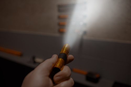 Mini zseblámpa 20lum, 1xAA, rendelési egység: 5db