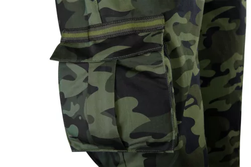 Kantáros munkanadrág terepmintás, 60% pamut, 40% polyester, 255 g/m2,xS
