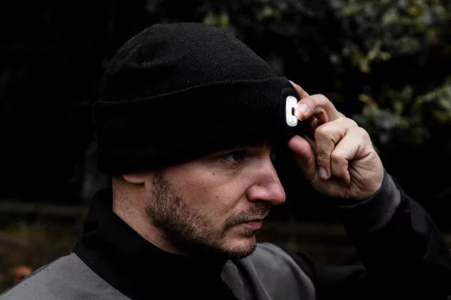 Sapka beépített led lámpával