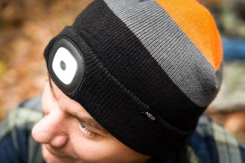 Sapka beépített led lámpával, fekete-szürke-narancs, Téli