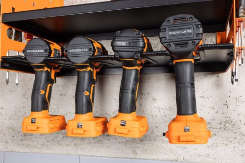 Fali polc akkus gépekhez, akku és töltőtároló polcokkal