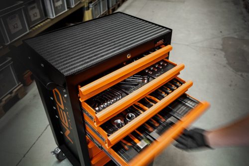 Műhelykocsi, 7 fiókos, 176db szerszámmal, 680x460x1030mm, szerszámkocsi