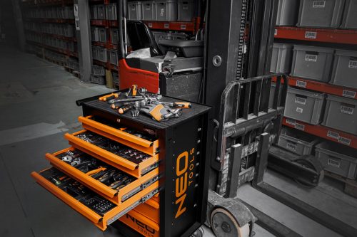 Műhelykocsi, 7 fiókos, 176db szerszámmal, 680x460x1030mm, szerszámkocsi