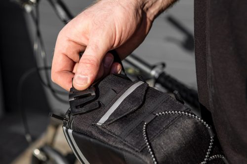 Kerékpár táska, 23x12x17cm, vízálló, kormányra