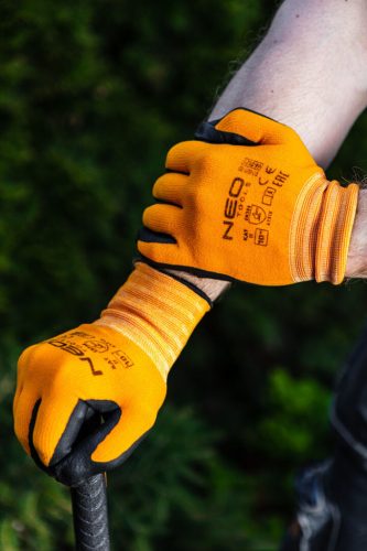 Munkakesztyű, nylon, csúszásgátló nitril pöttyökkel, 4131X, méret: 10