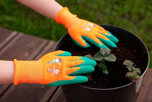 Gyerek "munkakesztyű", latex bevonatú poliészter , 4-es méret 7-9 éves korig