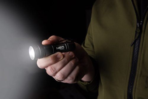 Zseblámpa, tölthető, XPE+COB LED, 220lum max. fényerő, 300mAh akku, rendelési egység: 12db