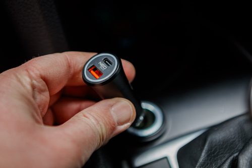 Autós USB adapter,12-24V, USB-A, USB-C csatlakozókkal