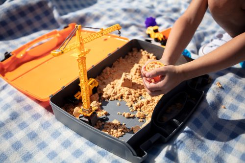 Játékszett építőipari gépekkel, kofferben